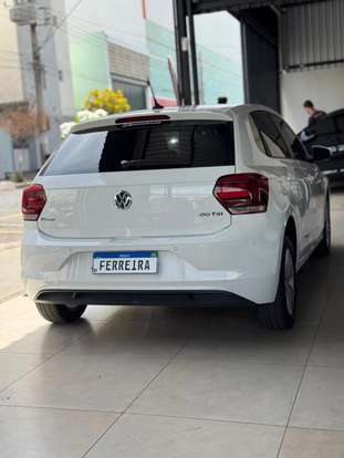 VOLKSWAGEN-POLO-2021