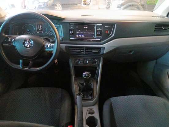 VOLKSWAGEN-POLO-2017