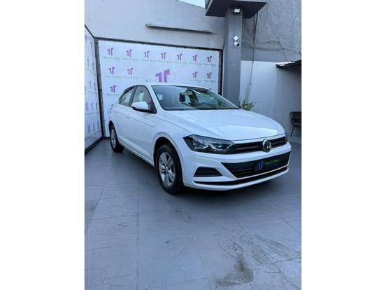 VOLKSWAGEN-POLO-2017
