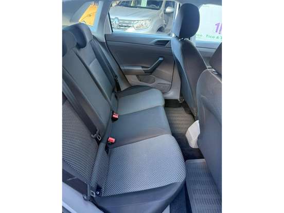 VOLKSWAGEN-POLO-2017