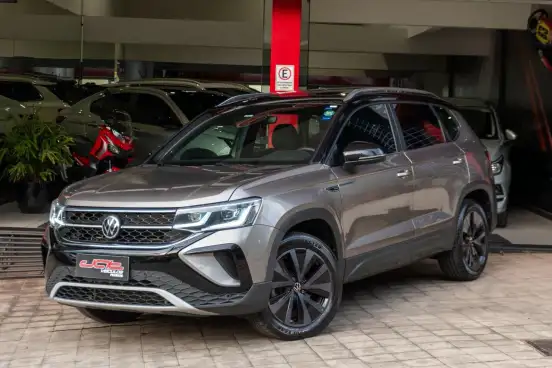 VOLKSWAGEN-TAOS-2021