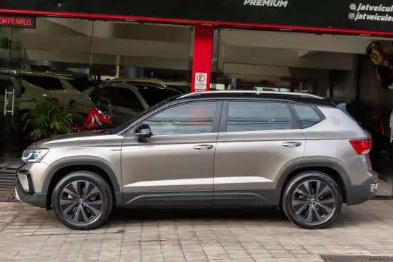 VOLKSWAGEN-TAOS-2021