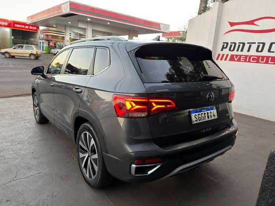 VOLKSWAGEN-TAOS-2022