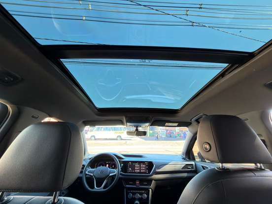 VOLKSWAGEN-TAOS-2022