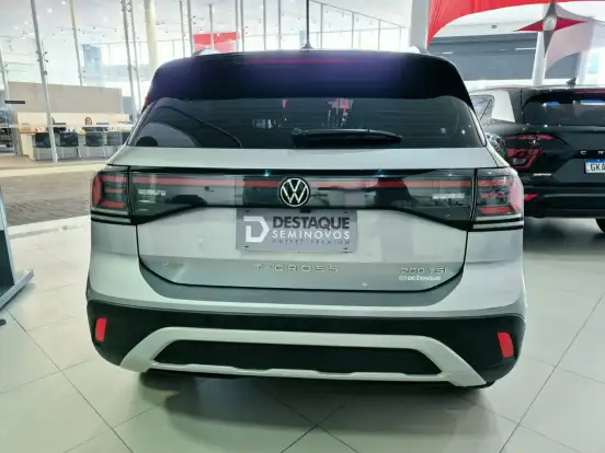 VOLKSWAGEN-T-CROSS-2024