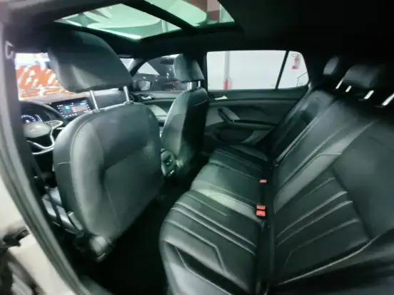 VOLKSWAGEN-T-CROSS-2024