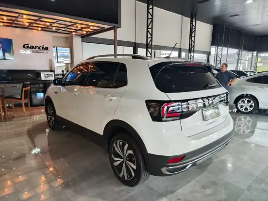 VOLKSWAGEN-T-CROSS-2022