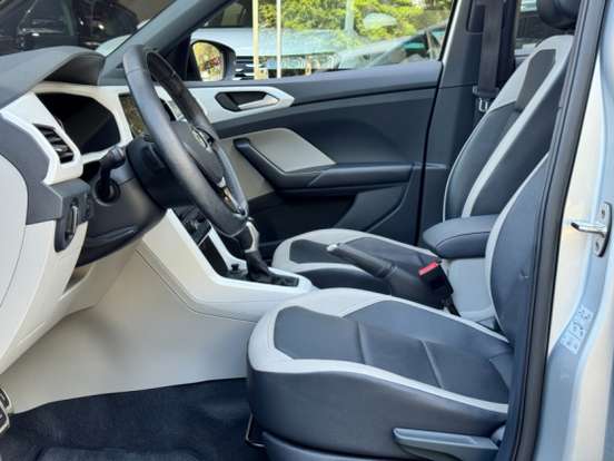 VOLKSWAGEN-T-CROSS-2020