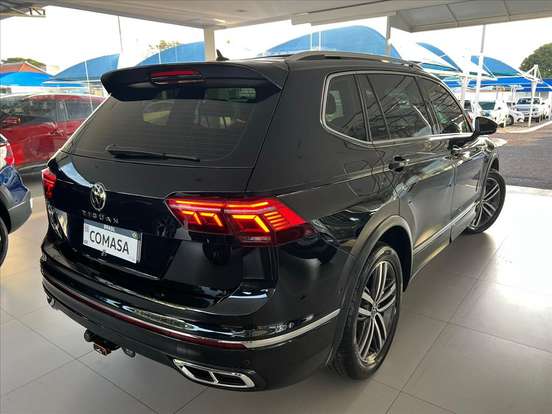 VOLKSWAGEN-TIGUAN-2023