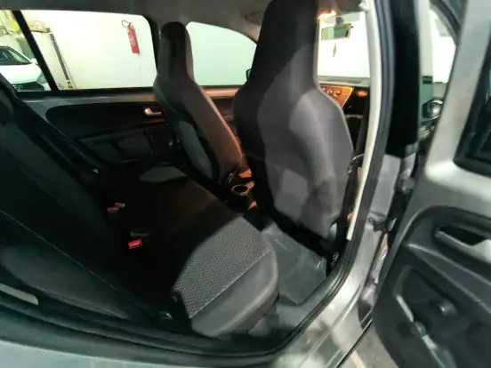 VOLKSWAGEN-UP-2016