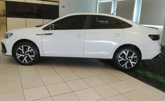 VOLKSWAGEN-VIRTUS-2023
