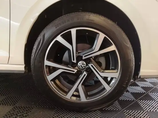VOLKSWAGEN-VIRTUS-2023