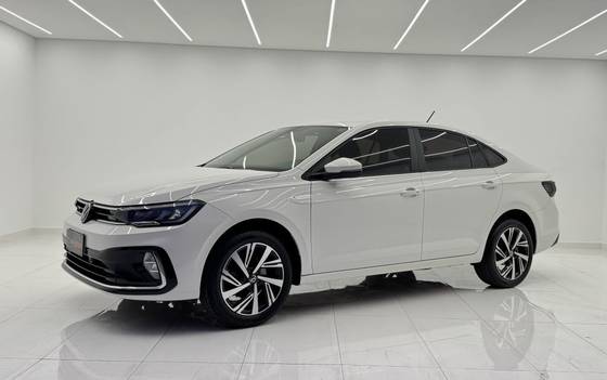 VOLKSWAGEN VIRTUS 1.0 200 TSI HIGHLINE AUTOMÁTICO