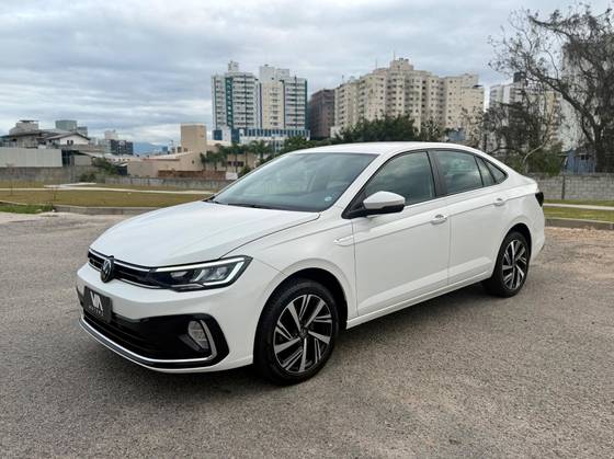 VOLKSWAGEN VIRTUS 1.0 200 TSI HIGHLINE AUTOMÁTICO