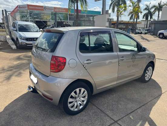 VOLKSWAGEN-FOX-2011