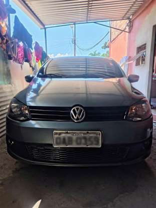 VOLKSWAGEN-FOX-2011