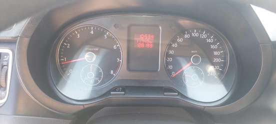VOLKSWAGEN-FOX-2012