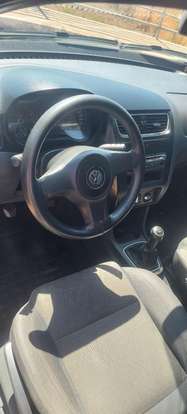 VOLKSWAGEN-FOX-2012