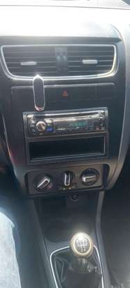 VOLKSWAGEN-FOX-2012
