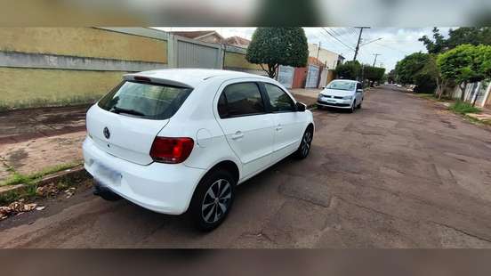 VOLKSWAGEN-GOL-2013