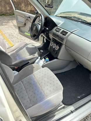 VOLKSWAGEN-GOL-1.6 MI 8V GASOLINA 4P MANUAL G.III VOLKSWAGEN-GOL-1999