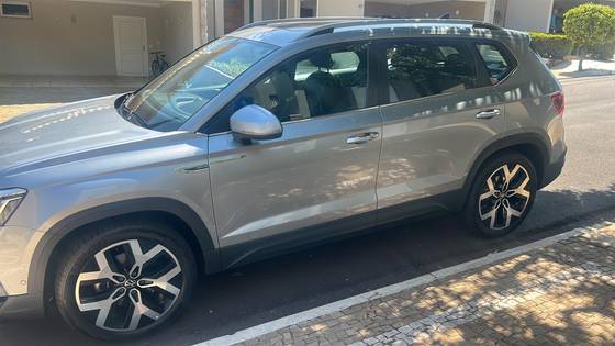 VOLKSWAGEN TAOS 1.4 250 TSI TOTAL FLEX HIGHLINE AUTOMÁTICO