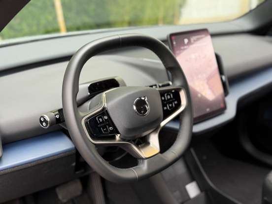 VOLVO-EX30-2024
