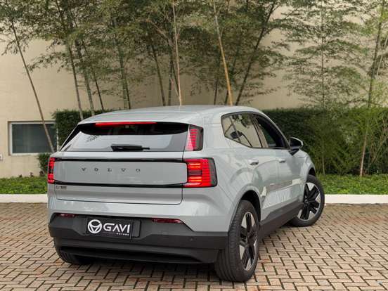VOLVO-EX30-2024