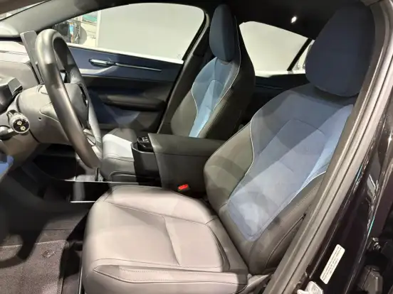 VOLVO-EX30-2024