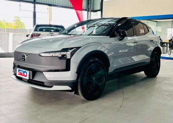 VOLVO-EX30-2025