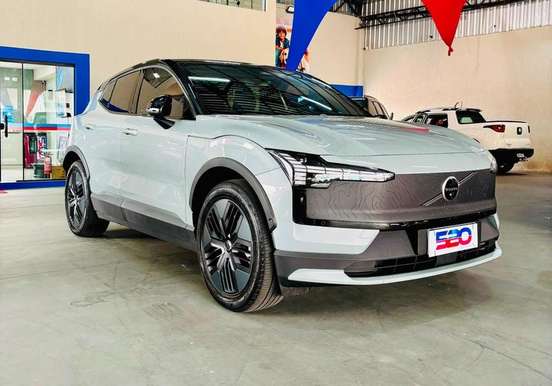 VOLVO-EX30-2025