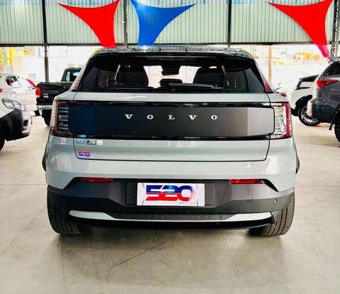VOLVO-EX30-2025