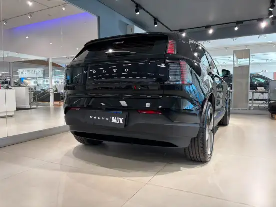VOLVO-EX30-2024