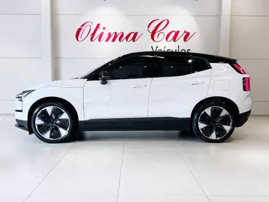 VOLVO-EX30-2024