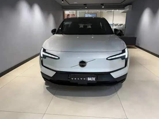 VOLVO-EX30-2024