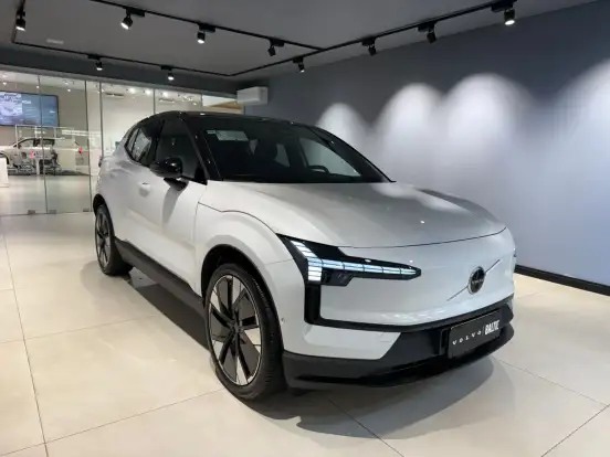 VOLVO-EX30-2024