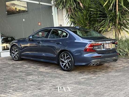 VOLVO-S60-2.0 T4 MOMENTUM GASOLINA 4P AUTOMÁTICO VOLVO-S60-2019