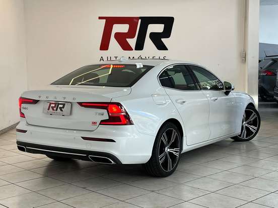VOLVO-S60-2019