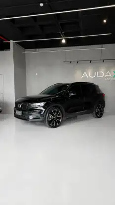 VOLVO-XC40-2019