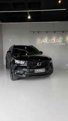 VOLVO-XC40-2019