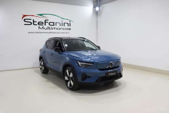 VOLVO-XC40-2023