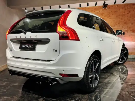 VOLVO-XC60-2.0 T6 R DESIGN TURBO GASOLINA 4P AUTOMÁTICO VOLVO-XC60-2015
