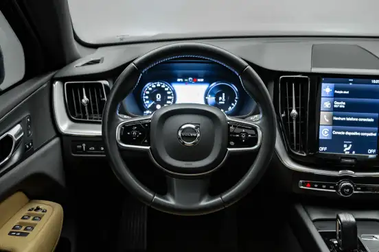VOLVO-XC60-2019