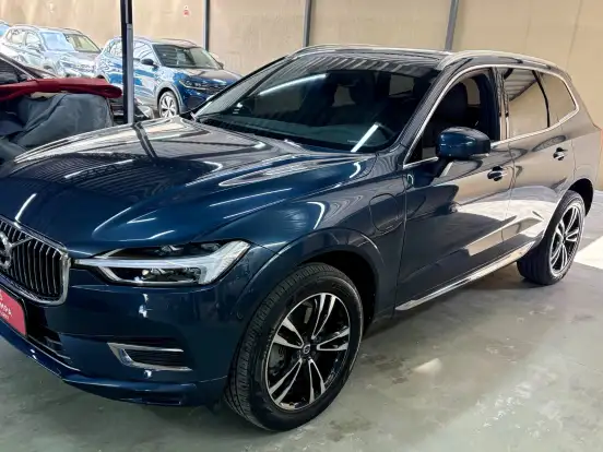 VOLVO-XC60-2.0 T8 HYBRID MOMENTUM AWD GEARTRONIC VOLVO-XC60-2020
