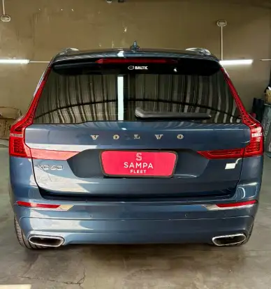 VOLVO-XC60-2020
