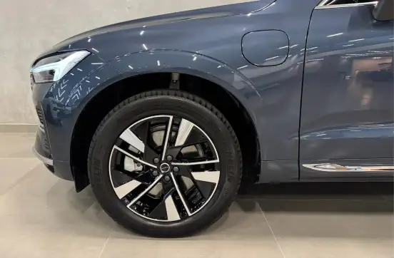 VOLVO-XC60-2025