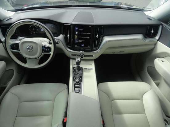 VOLVO-XC60-2.0 T5 GASOLINA MOMENTUM AWD GEARTRONIC VOLVO-XC60-2020