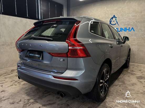 VOLVO-XC60-2.0 T5 GASOLINA MOMENTUM AWD GEARTRONIC VOLVO-XC60-2018