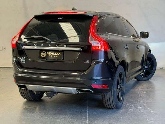 VOLVO-XC60-2015