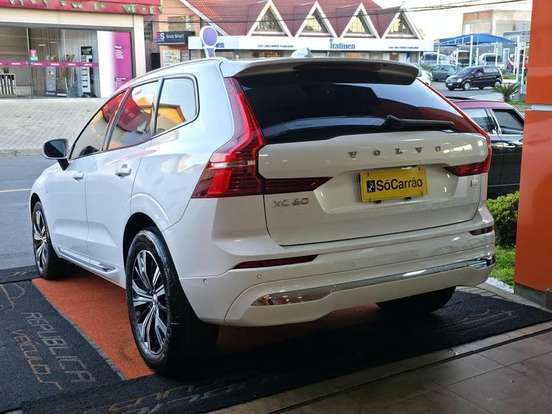 VOLVO-XC60-2021